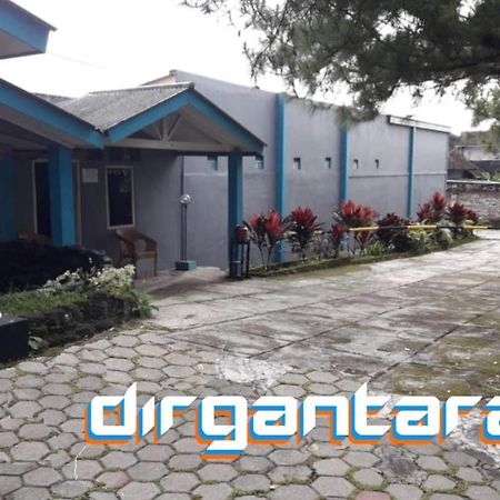 Hotel Dirgantara Parakan  Екстериор снимка