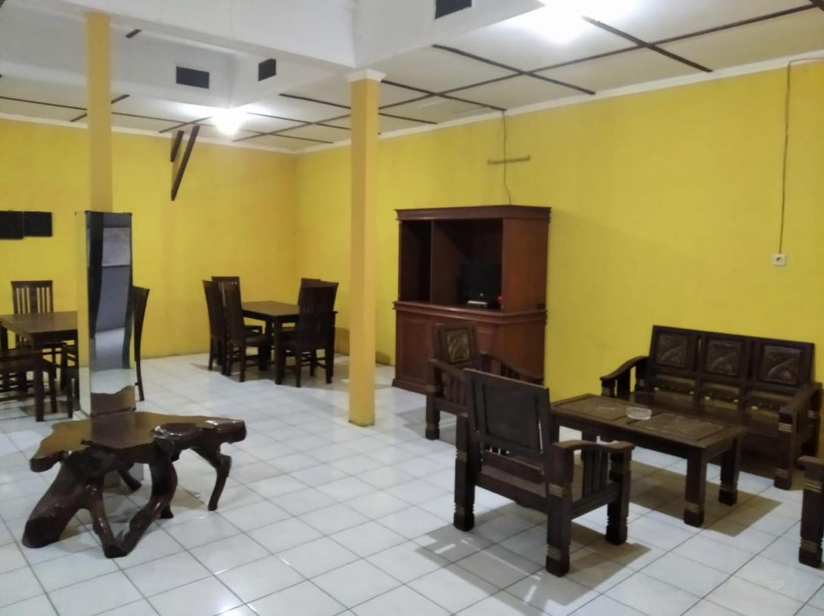Hotel Dirgantara Parakan  Екстериор снимка